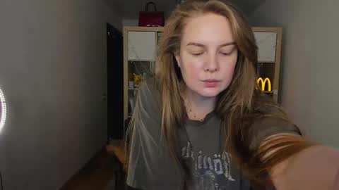 Flora  Next stream November 17th at 6  GMT online show from February 17, 2026, 4:53 am