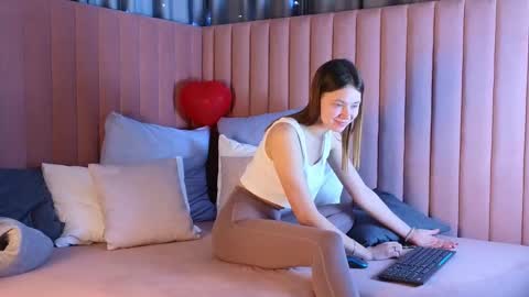 Snapshot of meow_mellie chatting on February 24, 2025, 1:57 am meow_mellie online show from February 24, 2025, 1:57 am