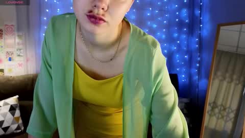 Snapshot of meow_mellie chatting on September 15, 2025, 2:33 am meow_mellie online show from September 15, 2025, 2:33 am