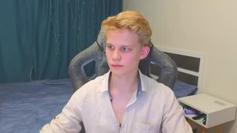 Mickey online show from October 20, 2025, 3:01 pm