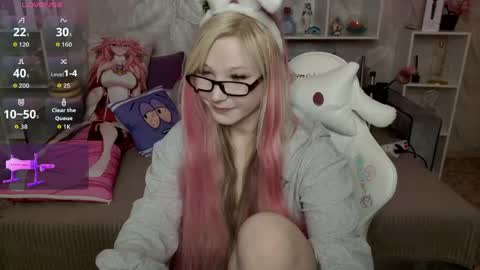 MeowkaKitty online show from May 7, 2026, 2:17 am