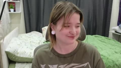 Snapshot of meowki4 chatting on April 4, 2026, 11:13 pm meowme online show from April 4, 2026, 11:13 pm