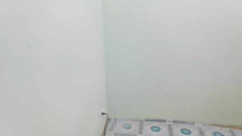 meowki_totot online show from September 10, 2025, 8:09 pm