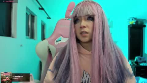 Snapshot of meowmelf chatting on December 13, 2025, 10:15 pm meowmelf online show from December 13, 2025, 10:15 pm