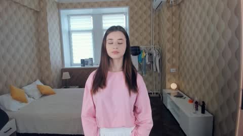 Snapshot of meoww_meows chatting on October 8, 2025, 9:40 am Julie online show from October 8, 2025, 9:40 am