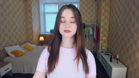 Snapshot of meoww_meows chatting on October 13, 2025, 10:26 am Julie online show from October 13, 2025, 10:26 am