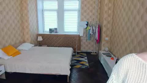 Snapshot of meoww_meows chatting on October 26, 2025, 9:15 am Julie online show from October 26, 2025, 9:15 am