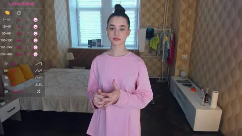 Snapshot of meoww_meows chatting on November 1, 2025, 9:22 am Julie online show from November 1, 2025, 9:22 am