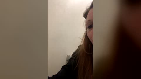 Snapshot of meowzers777 chatting on December 17, 2025, 2:28 am meowzers777 online show from December 17, 2025, 2:28 am