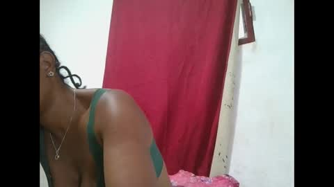 Snapshot of meraldaaaa chatting on October 1, 2025, 5:57 am meraldaaaa online show from October 1, 2025, 5:57 am