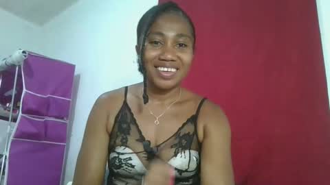Snapshot of meraldaaaa chatting on October 12, 2025, 5:56 pm meraldaaaa online show from October 12, 2025, 5:56 pm
