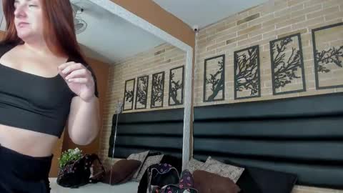 merary_ruiz online show from September 16, 2025, 11:55 am