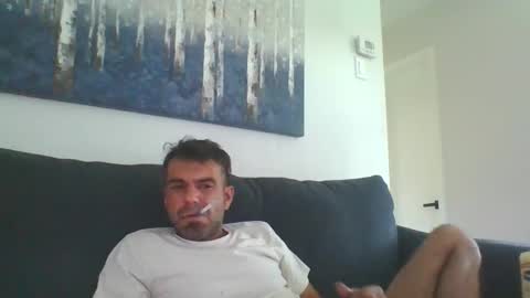 Mercedes190d online show from November 28, 2025, 8:00 pm