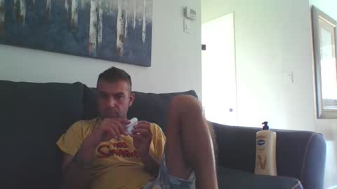 Mercedes190d online show from November 30, 2025, 2:21 pm