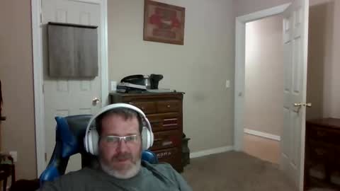 mercer1977 online show from November 17, 2025, 4:13 pm