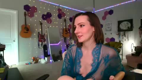 Meredith Bae online show from December 6, 2024, 10:41 pm