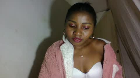 Snapshot of merence chatting on July 20, 2026, 8:22 pm Merence online show from July 20, 2026, 8:22 pm