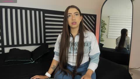 Snapshot of merida_taylor_ chatting on December 31, 2024, 11:09 am Merida online show from December 31, 2024, 11:09 am