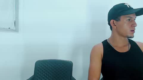 Snapshot of meridandwither chatting on March 9, 2025, 10:41 am MeridandWither online show from March 9, 2025, 10:41 am