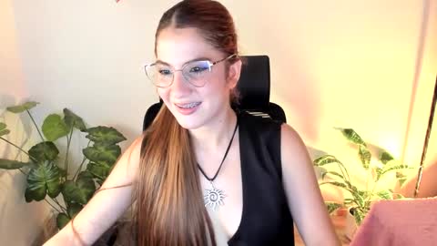 laura 3 i am independent model online show from September 28, 2025, 2:28 am