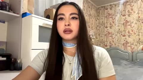 Enni online show from November 10, 2025, 4:39 pm