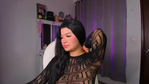 Snapshot of merlia_model chatting on December 2, 2025, 12:27 am instagram fernandatoloza01 online show from December 2, 2025, 12:27 am