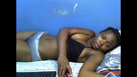 merlin_queen online show from December 19, 2025, 5:53 pm