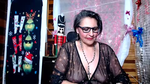 Snapshot of merlyna_goldens chatting on December 31, 2024, 10:23 pm My next birthday is December 11th. online show from December 31, 2024, 10:23 pm