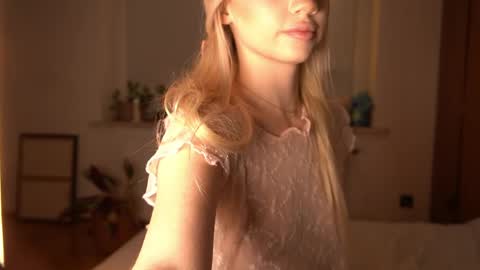 Snapshot of mermaids_ chatting on April 3, 2026, 7:45 pm Lara OFFLINE online show from April 3, 2026, 7:45 pm
