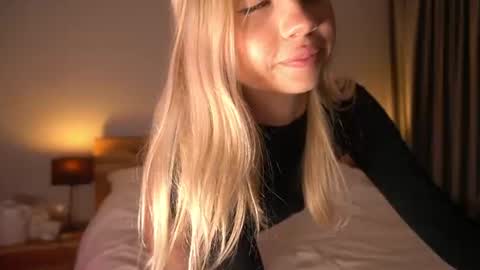 Snapshot of mermaids_ chatting on July 3, 2026, 8:59 pm Lara OFFLINE online show from July 3, 2026, 8:59 pm