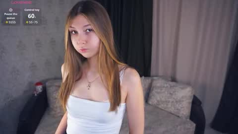 Sunny online show from December 14, 2025, 7:18 pm