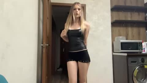 Stefani online show from June 26, 2026, 2:21 pm