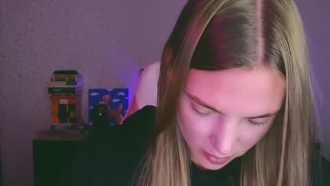 Snapshot of merry_dancers_ chatting on November 18, 2025, 4:22 pm Susan online show from November 18, 2025, 4:22 pm