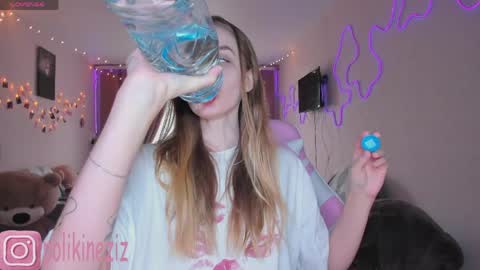 Snapshot of merryl_clark chatting on April 2, 2026, 2:26 pm Sara online show from April 2, 2026, 2:26 pm