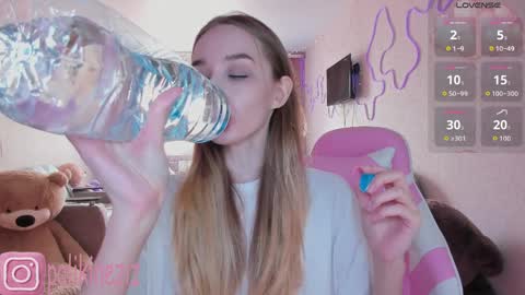 Snapshot of merryl_clark chatting on April 3, 2026, 10:57 am Sara online show from April 3, 2026, 10:57 am