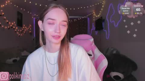 Snapshot of merryl_clark chatting on April 14, 2026, 1:17 pm Sara online show from April 14, 2026, 1:17 pm
