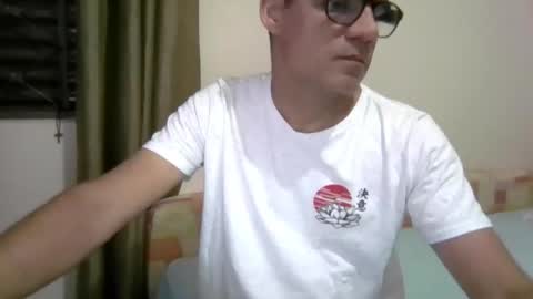 Snapshot of mersao chatting on October 26, 2025, 10:25 pm Nerd Latino online show from October 26, 2025, 10:25 pm