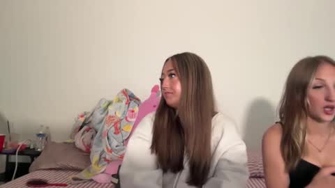 mesamarie online show from September 11, 2025, 7:47 pm