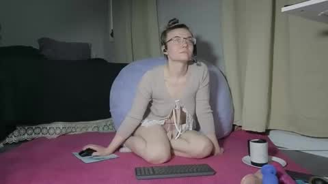 Dainty online show from February 11, 2026, 11:32 pm