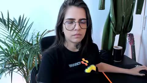 Meurif online show from September 14, 2025, 4:39 pm