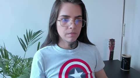Meurif online show from May 7, 2026, 4:23 pm