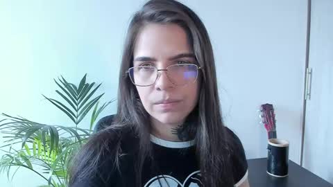Snapshot of meurief chatting on June 3, 2026, 2:44 pm Meurif online show from June 3, 2026, 2:44 pm