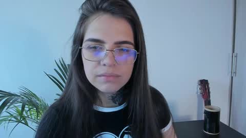 Snapshot of meurief chatting on June 5, 2026, 12:33 pm Meurif online show from June 5, 2026, 12:33 pm