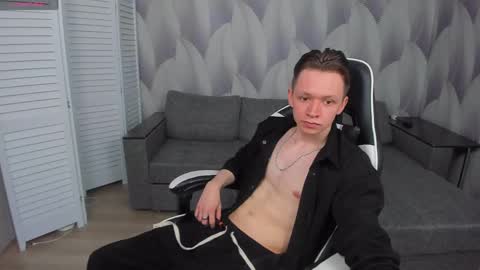 MEVERIK OUSHEN online show from April 5, 2026, 1:19 pm