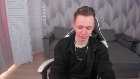 MEVERIK OUSHEN online show from April 11, 2026, 12:53 pm
