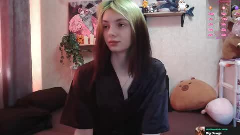 Mavis online show from October 19, 2025, 3:18 am