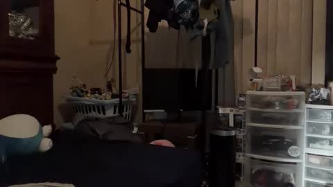 ZoeyYogaBoy online show from April 27, 2026, 7:50 am