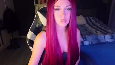 Snapshot of mezzalunaa chatting on October 23, 2025, 1:27 am vollmond online show from October 23, 2025, 1:27 am