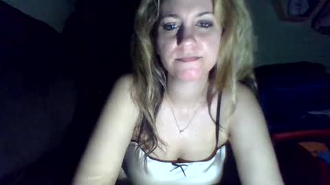Snapshot of mezzy69 chatting on February 13, 2026, 9:16 am mezzy69 online show from February 13, 2026, 9:16 am