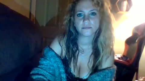 Snapshot of mezzy69 chatting on April 6, 2026, 8:15 am mezzy69 online show from April 6, 2026, 8:15 am